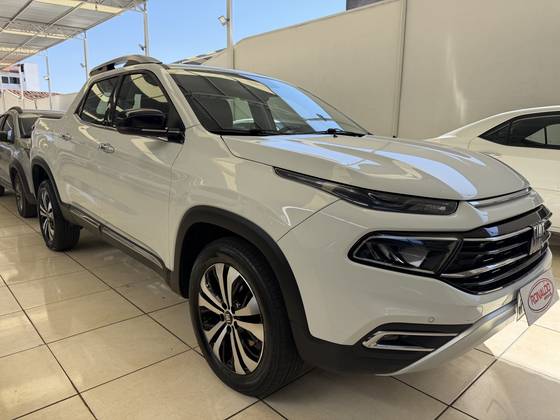 FIAT TORO 2.0 16V TURBO DIESEL VOLCANO 4WD AT9 FIAT TORO 2.0 16V TURBO DIESEL VOLCANO 4WD AT9